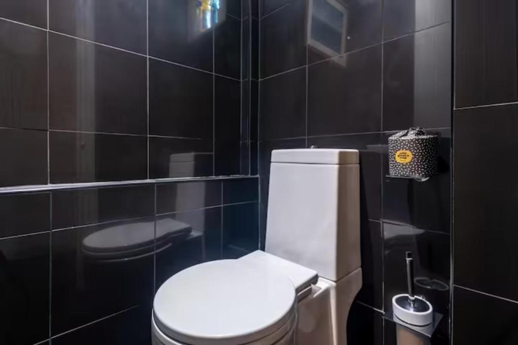 Two Bedroom Private Cottage With Private Parking Just By The Sea Херн-Бей Экстерьер фото