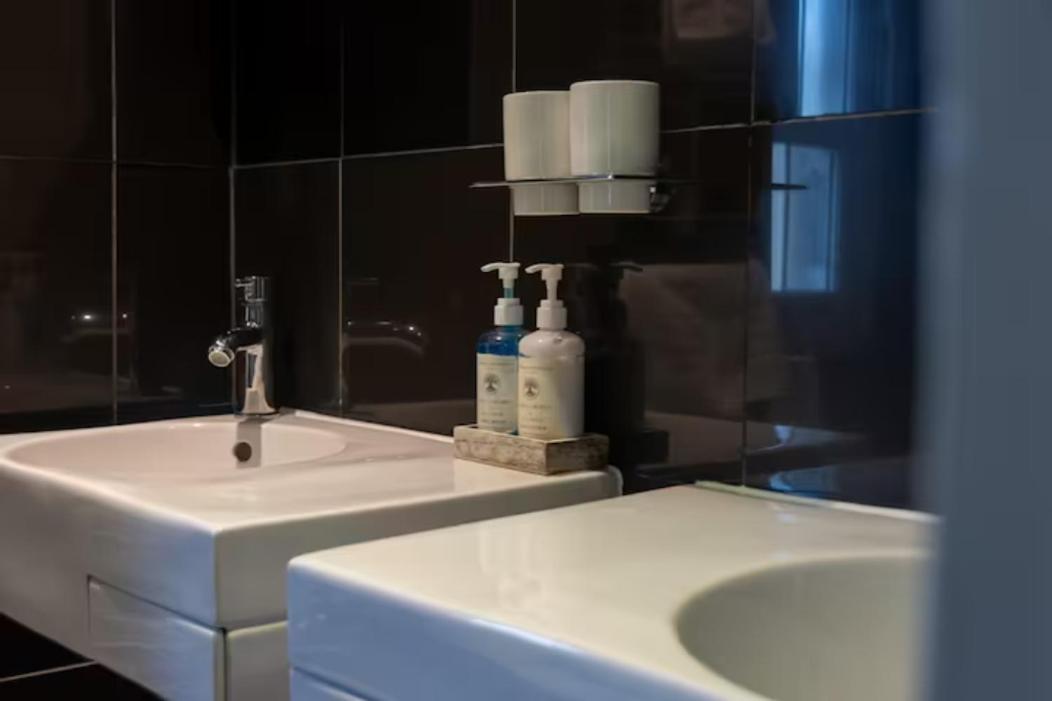Two Bedroom Private Cottage With Private Parking Just By The Sea Херн-Бей Экстерьер фото