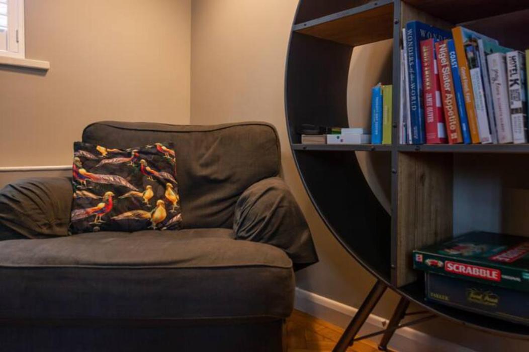 Two Bedroom Private Cottage With Private Parking Just By The Sea Херн-Бей Экстерьер фото